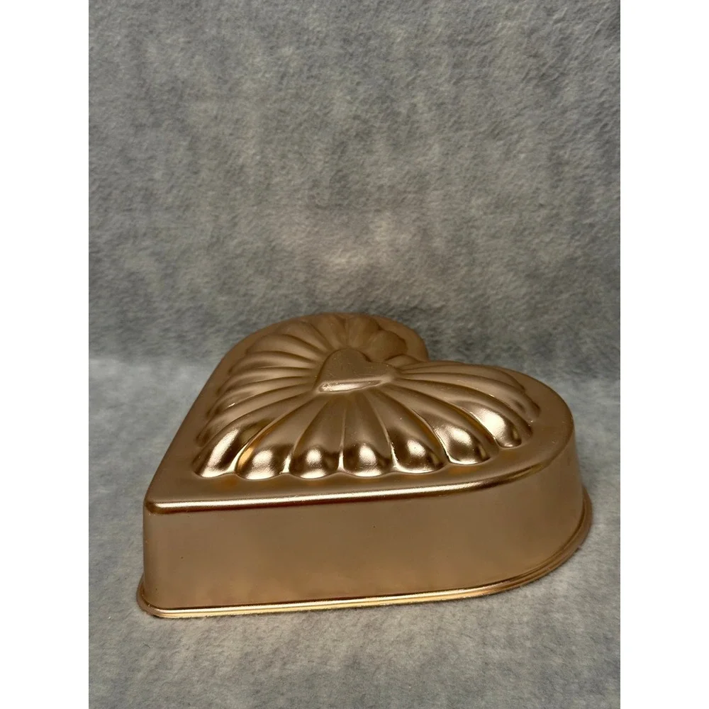 VTG Jello Heart Cake Mold Copper Tone Aluminum Fluted Wall Hanging Decor‎